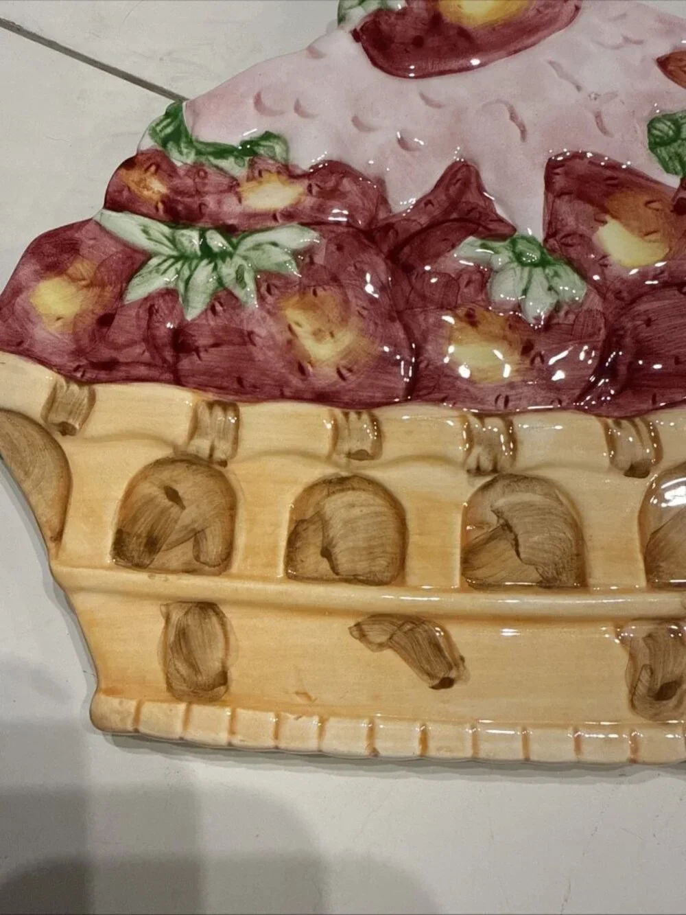 Ceramic Strawberry Pie Tart Decorative Accent Wall Hanging